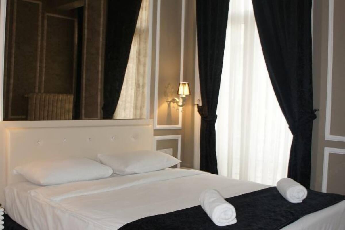 1 bedroom, premium bedding, minibar, in-room safe