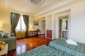1 bedroom, minibar, in-room safe, desk