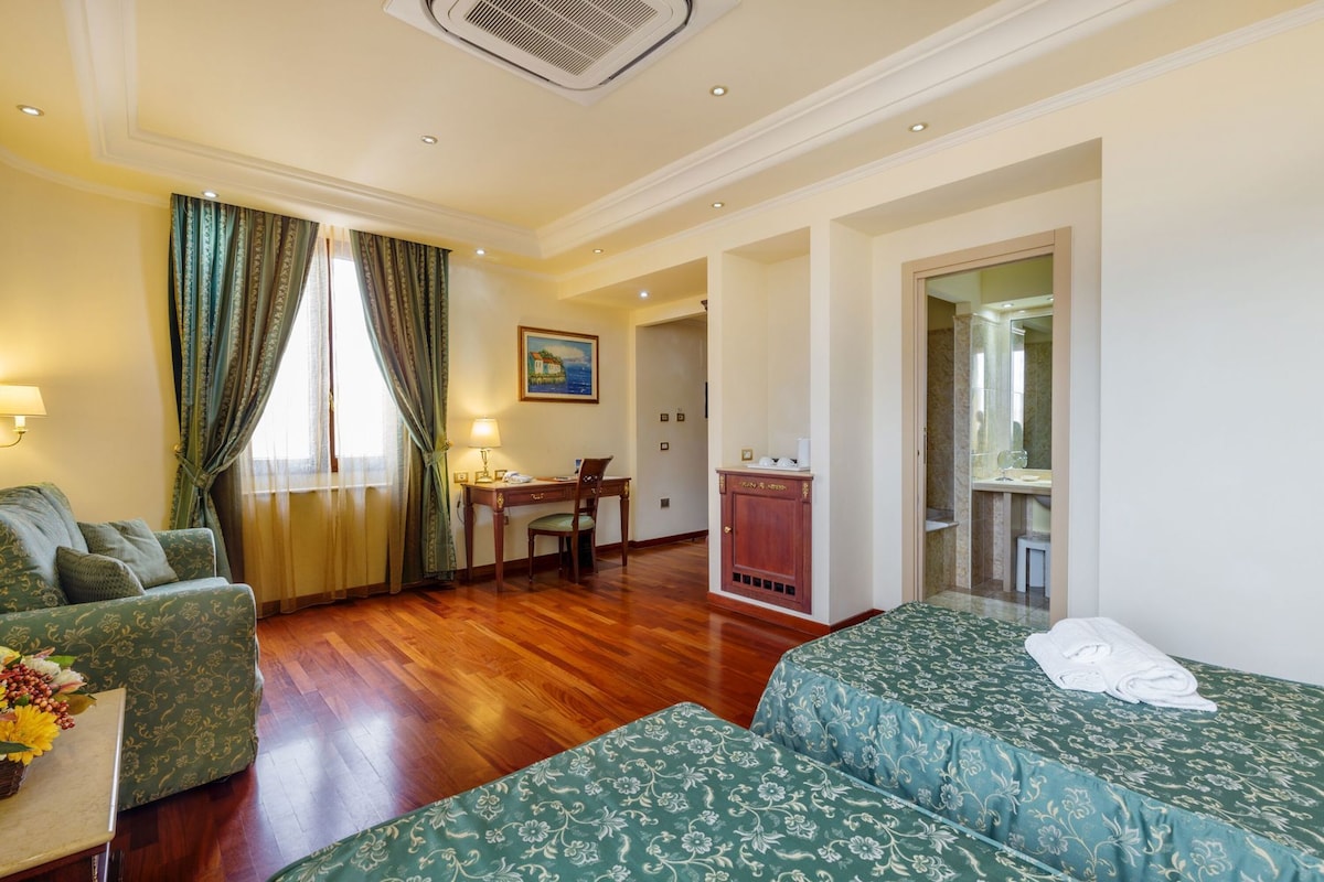 Minibar, in-room safe, desk, soundproofing