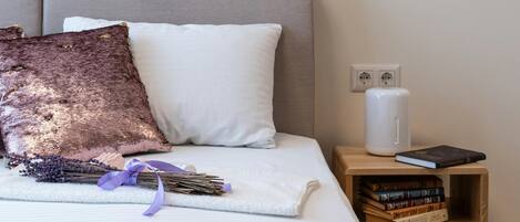 Sengetøy av topp kvalitet, safe på rommet og individuelt dekorert