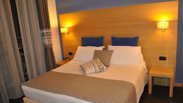 Minibar, in-room safe, desk, free WiFi