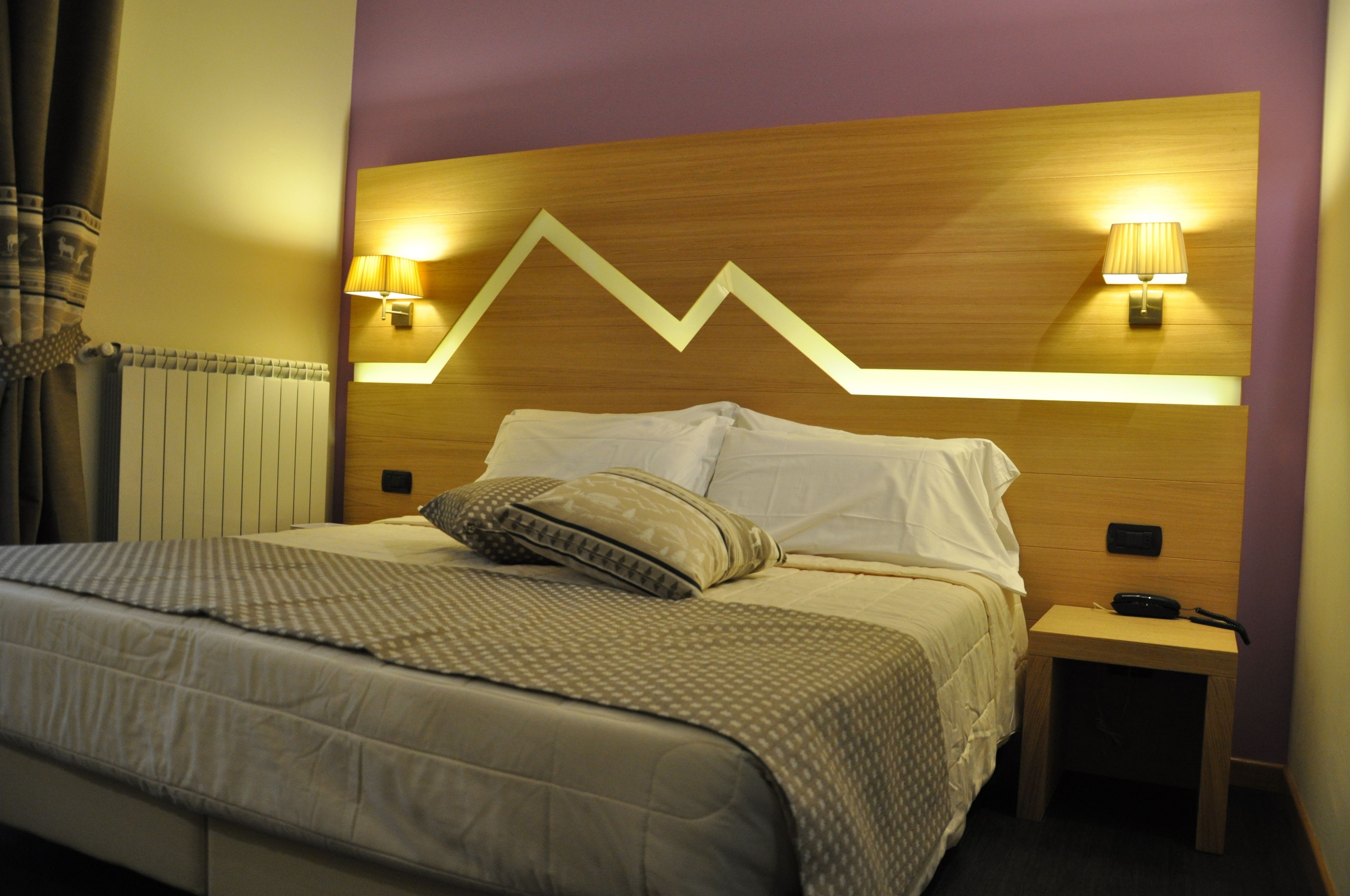 superior double room | minibar, in-room safe, desk, free wifi