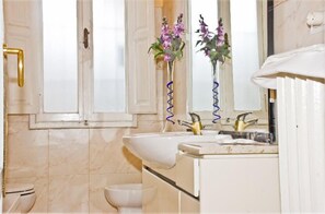 Bathroom - Leone X Guest House (Florence)