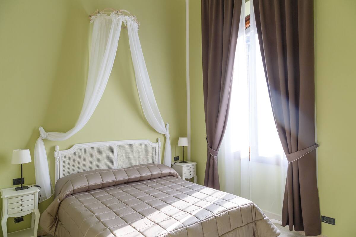 Standard Double Room | Desk, soundproofing, WiFi (free)