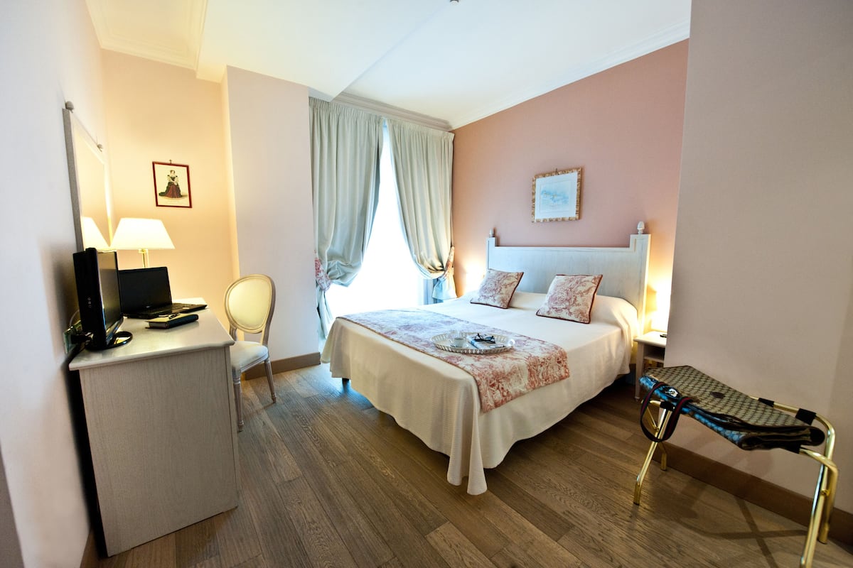 1 bedroom, minibar, in-room safe, desk