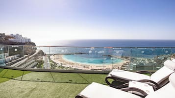 Villa Premium, bañera de hidromasaje | Terraza o patio