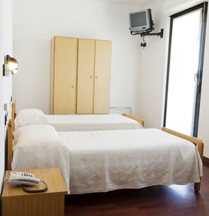 Double Room | Individually decorated, individually furnished, desk, soundproofing