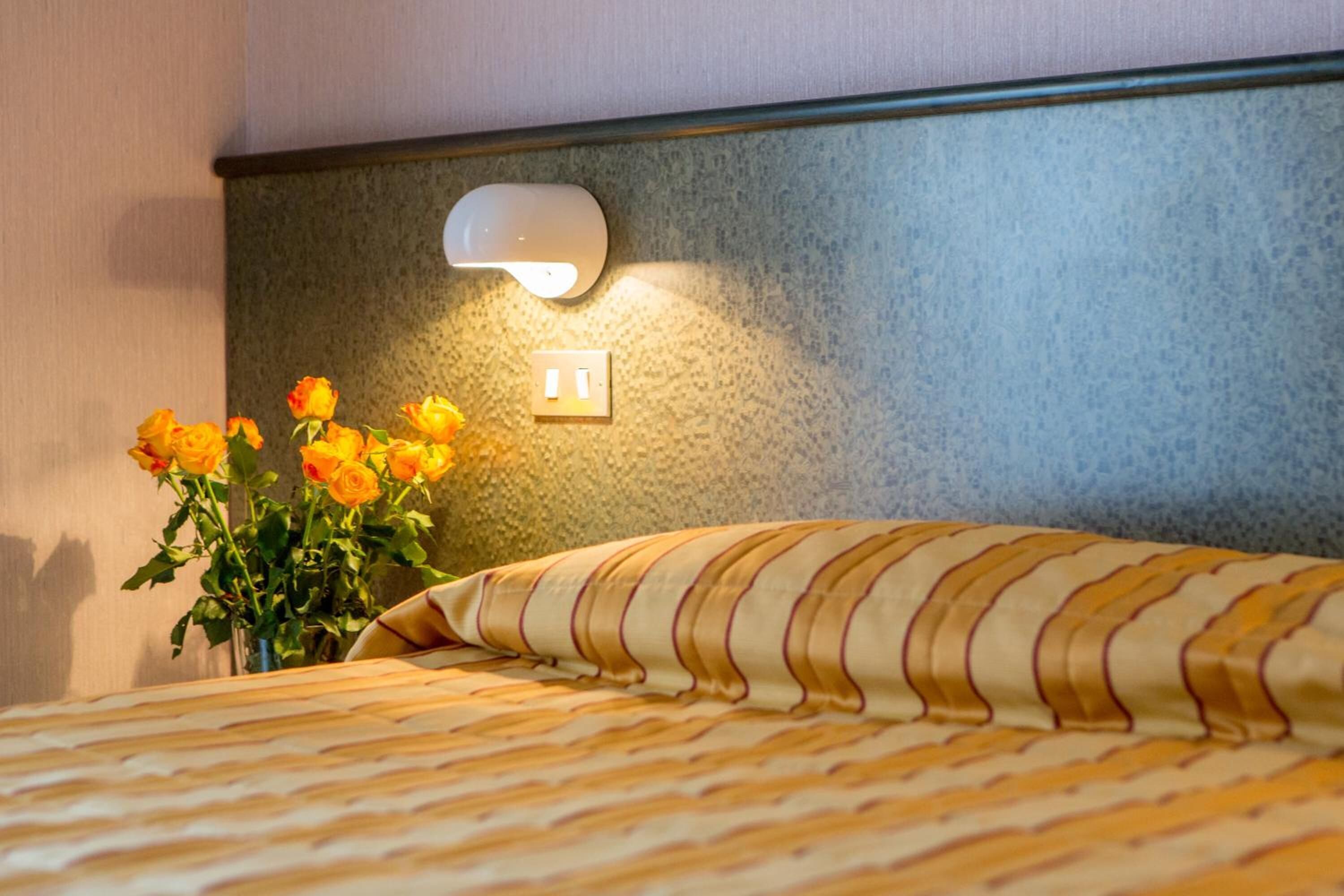 minibar, in-room safe, desk, laptop workspace