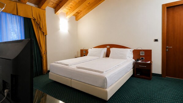 Down duvets, minibar, in-room safe, desk