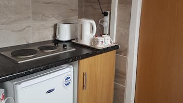 Dụng cụ pha cà phê/trà, ấm điện