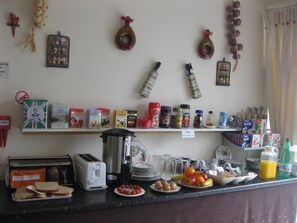 Continental breakfast for a fee on weekends