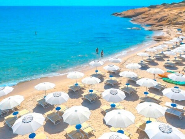 Private beach nearby, white sand, free beach shuttle, sun loungers