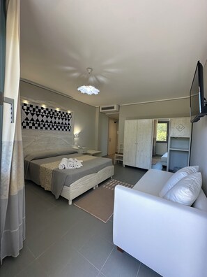 Minibar, in-room safe, individually furnished, blackout curtains