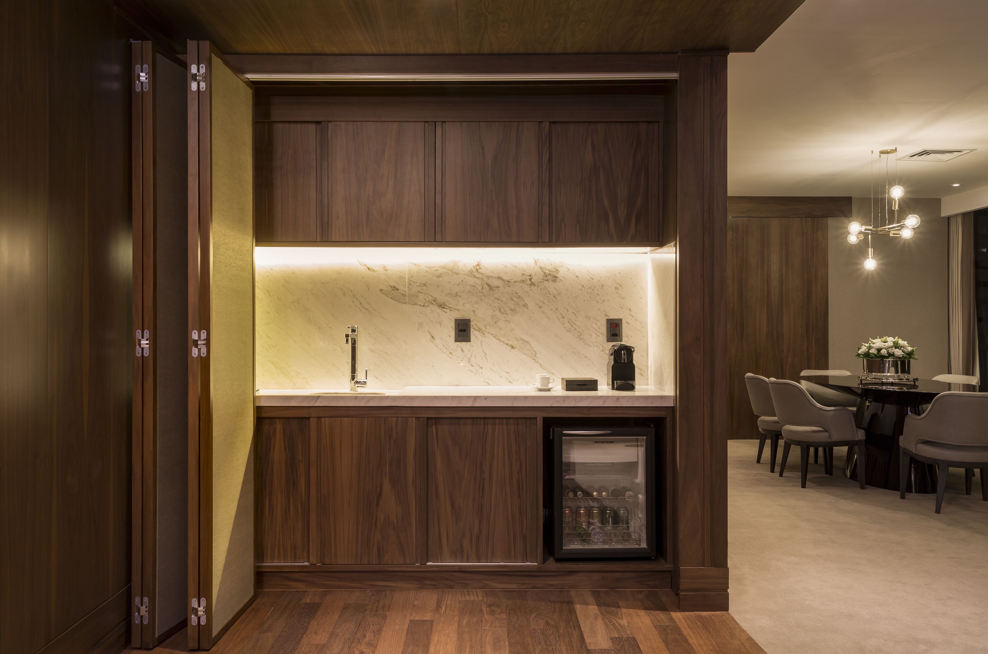 park suite | living area | 42-inch lcd tv with digital channels, tv