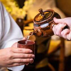 Couples treatment rooms, body treatments, hot stone massages