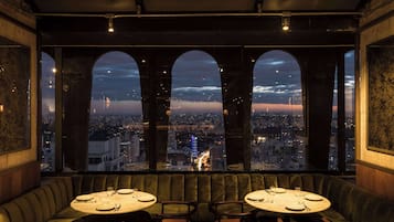 2 Restaurants, Abendessen, lokale und internationale Küche