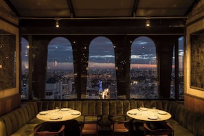 2 restaurants servant le souper