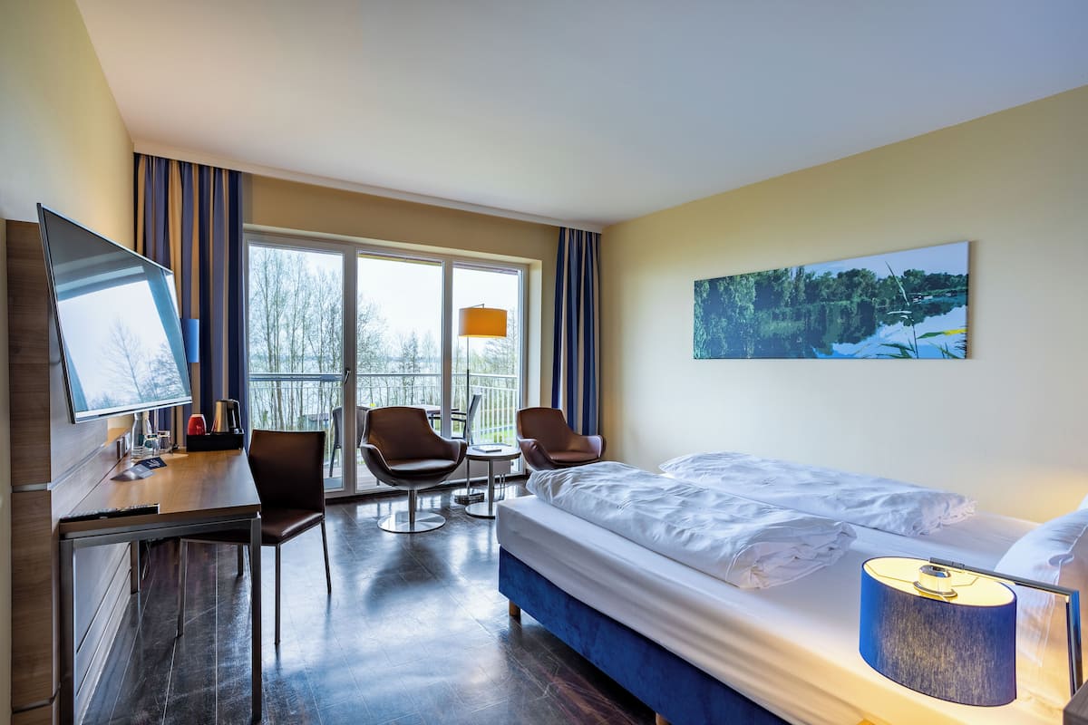 Habitación Confort, 2 camas individuales (Sea Side) | Ropa de cama hipoalergénica y caja de seguridad en la habitación