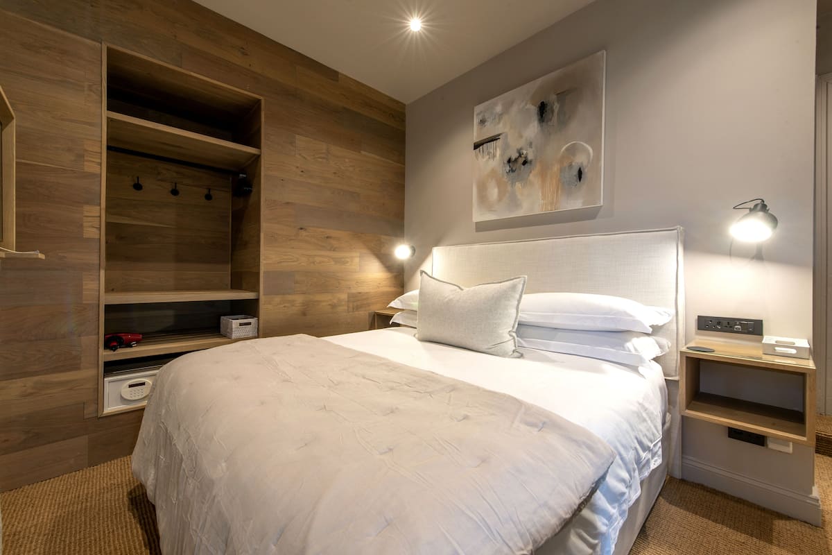 Standard Room | 1 bedroom, premium bedding, in-room safe, individually decorated