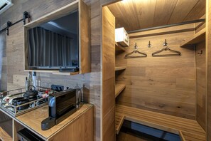 标准房 | 高档床上用品、客房内保险箱、特色装修、特色家居