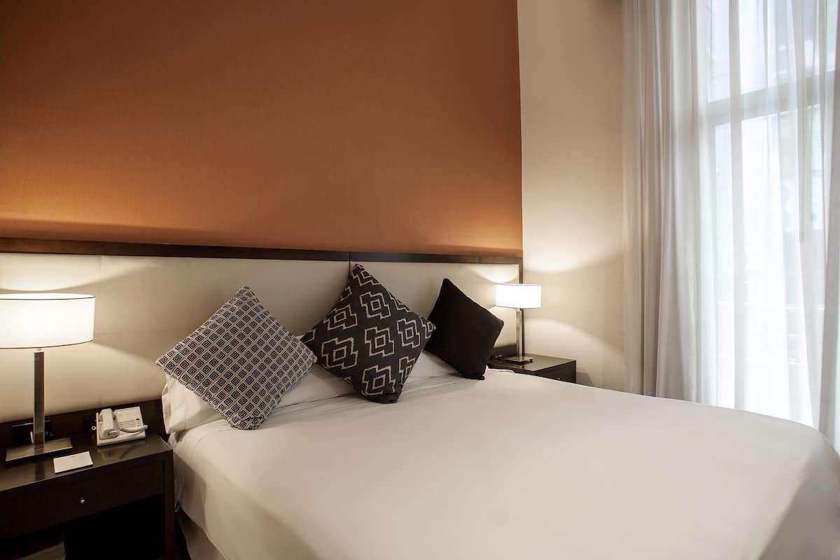 1 bedroom, Select Comfort beds, in-room safe, desk