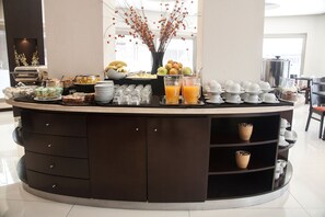 Free daily local cuisine breakfast - HR Luxor Buenos Aires (Buenos Aires)