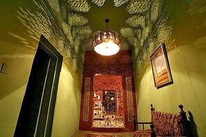 Interior - California (Todos Santos)