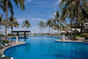 Bar en bord de piscine