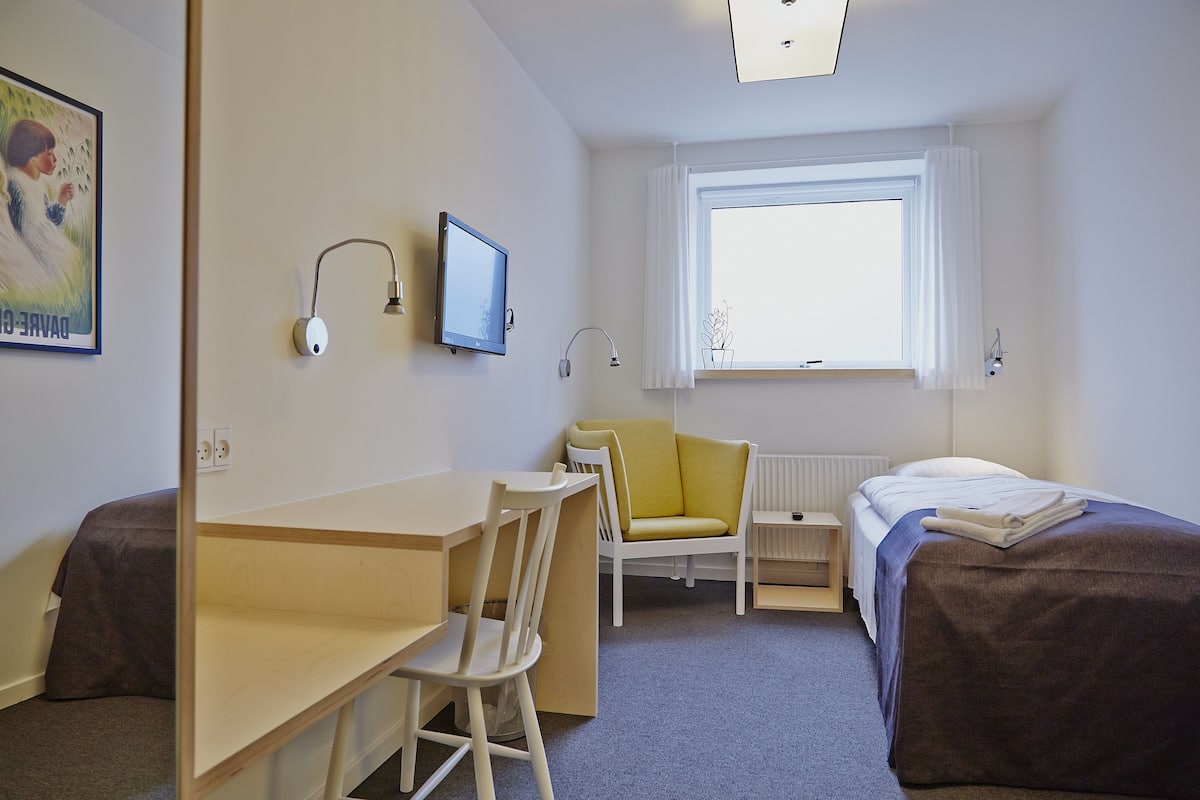 1 bedroom, desk, iron/ironing board, free wifi