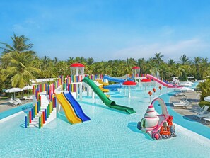 Outdoor pool, open 8:00 AM to 8:00 PM, pool umbrellas, sun loungers - Ocean Breeze Acapulco (Acapulco)