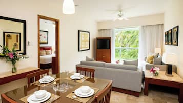 1 soveværelse, pengeskab på værelset, mørklægningsgardiner