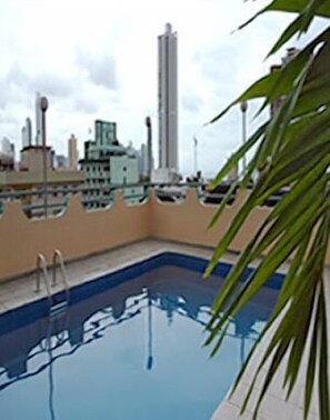 Outdoor pool - Hotel Covadonga (Panama City)