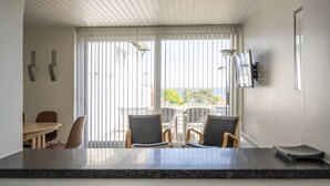 Quadruple Room | Desk, iron/ironing board (on request), cribs (surcharge), WiFi (free) - Friheden (Allinge)