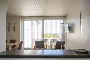 Quadruple Room | Desk, iron/ironing board, cribs/infant beds, free WiFi