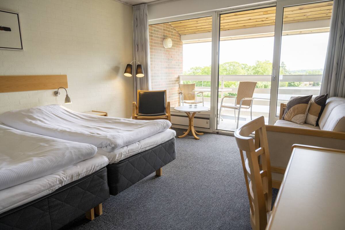 Standard Triple Room | Desk, iron/ironing board (on request), cribs (surcharge), WiFi (free)