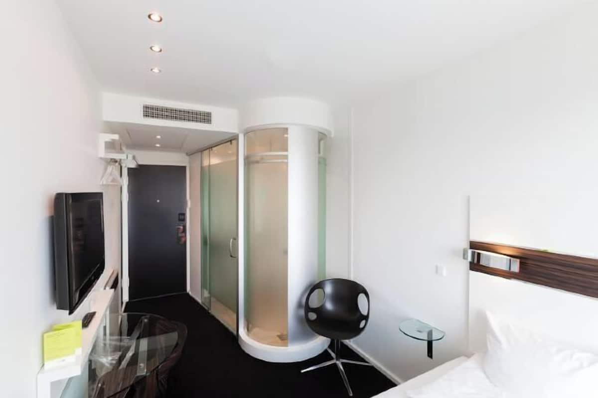 Literie hypoallergénique, couette en duvet, bureau