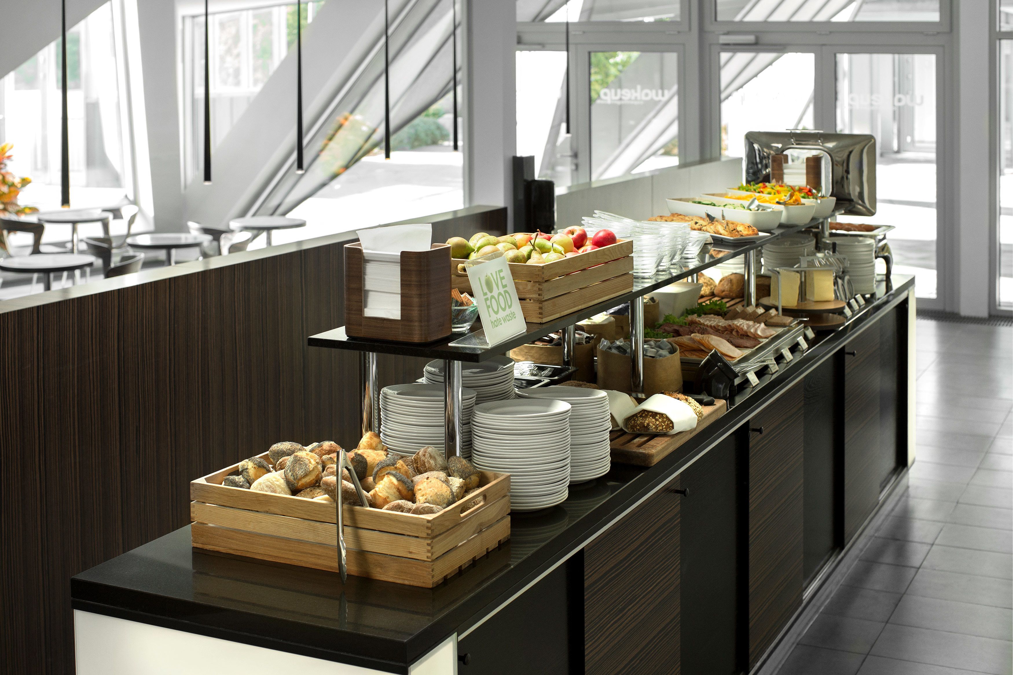 Petit déjeuner buffet (95 DKK par personne)