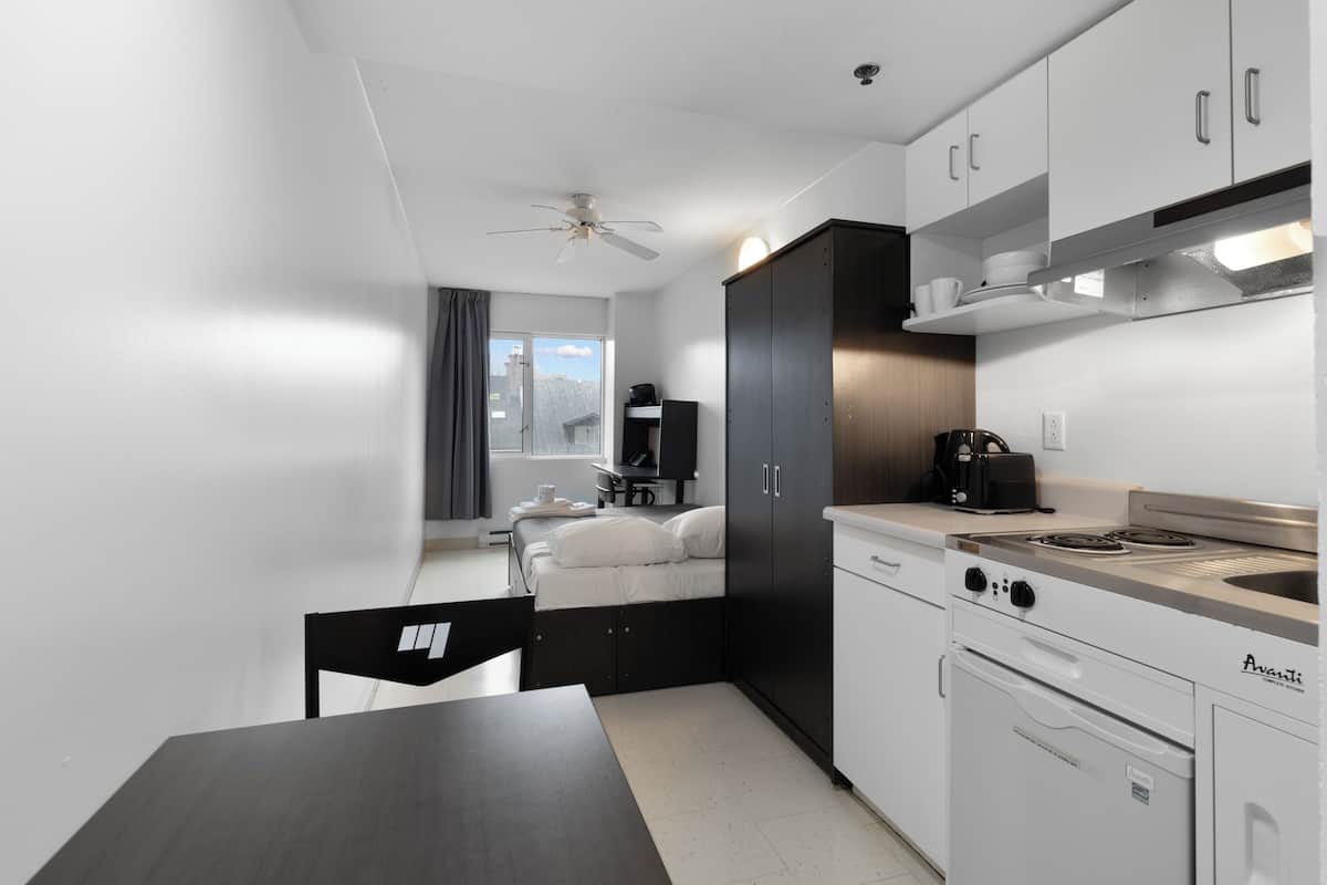 1 bedroom, pillowtop beds, desk, iron/ironing board
