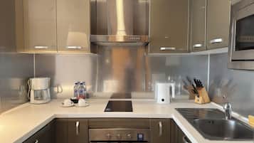 Executive Apartment, 1 Bedroom | Private kitchen | Fridge, microwave, stovetop, electric kettle