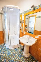 华丽双人房, 1 张双人床, 无烟房, 山景 | 浴室 | 淋浴设施、大花洒淋浴喷头、免费洗浴用品、吹风机