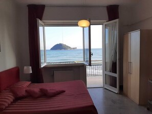 Superior Studio, Balcony, Sea View | Desk, iron/ironing board, free WiFi, bed sheets - Residence Sole (Albenga)