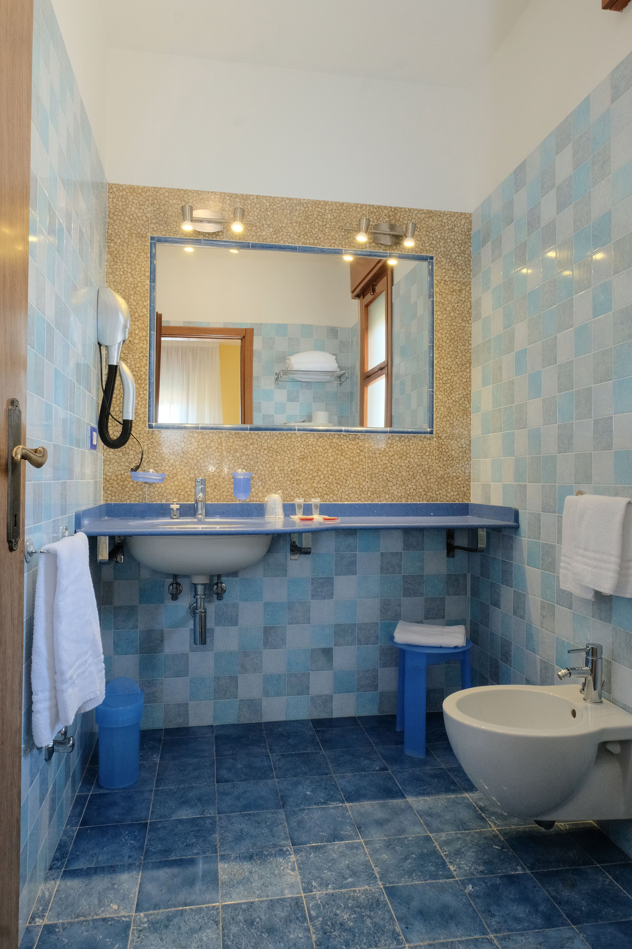 standard double room, sea view | bathroom | shower, free toiletries, hair dryer, towels