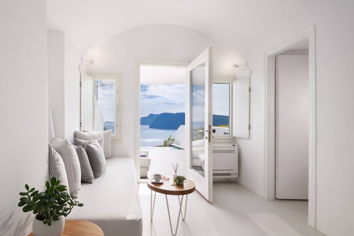 suite, 2 bedrooms (cave, plunge pool heated) | in-room safe, desk, free wifi, bed sheets