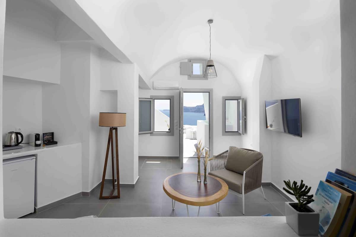 Romantisches Zimmer (Cave, Outdoor Hot Tub) | Zimmersafe, Schreibtisch, kostenloses WLAN, Bettwäsche