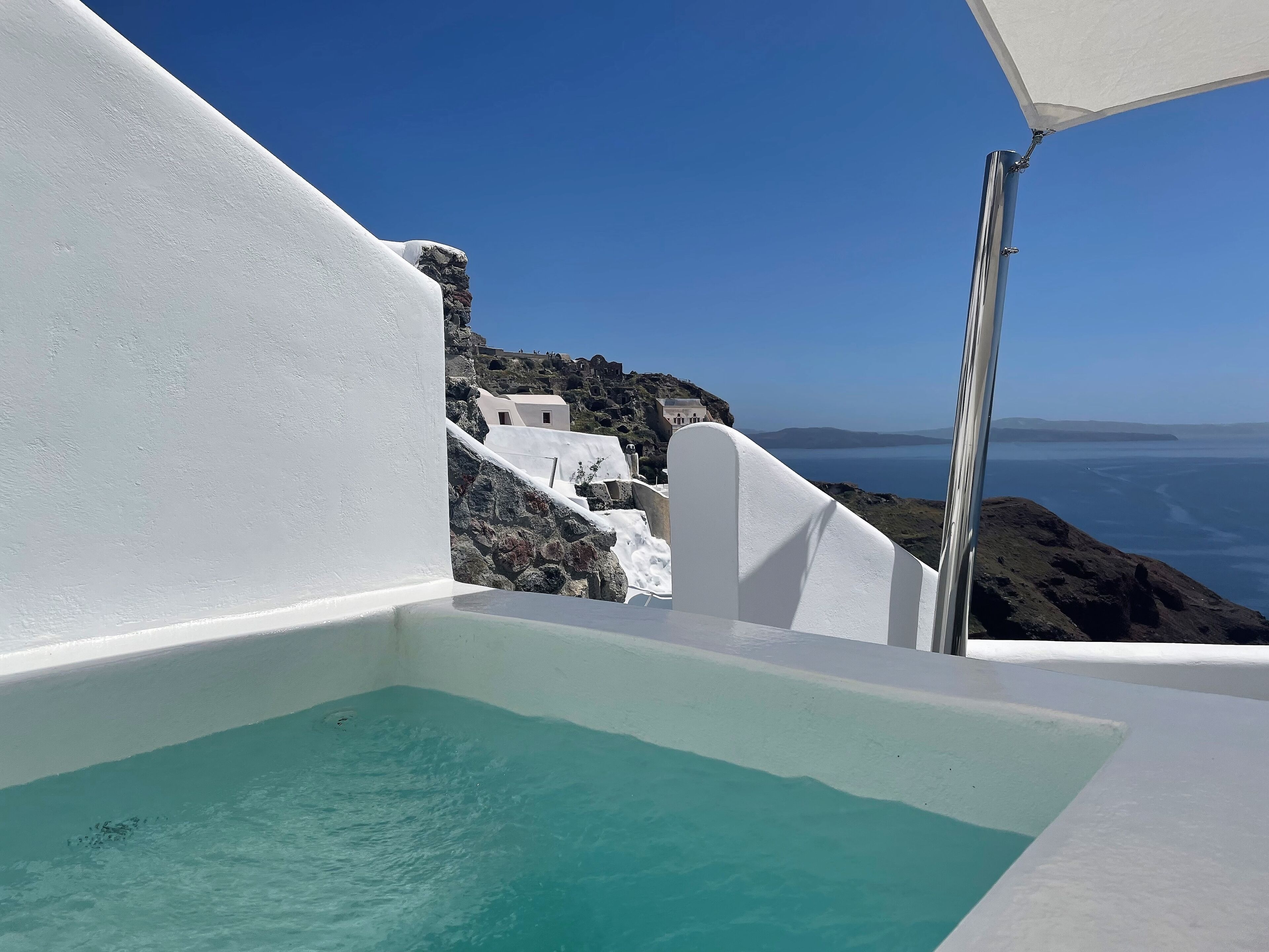 superior room (cave, outdoor hot tub) | beach/ocean view