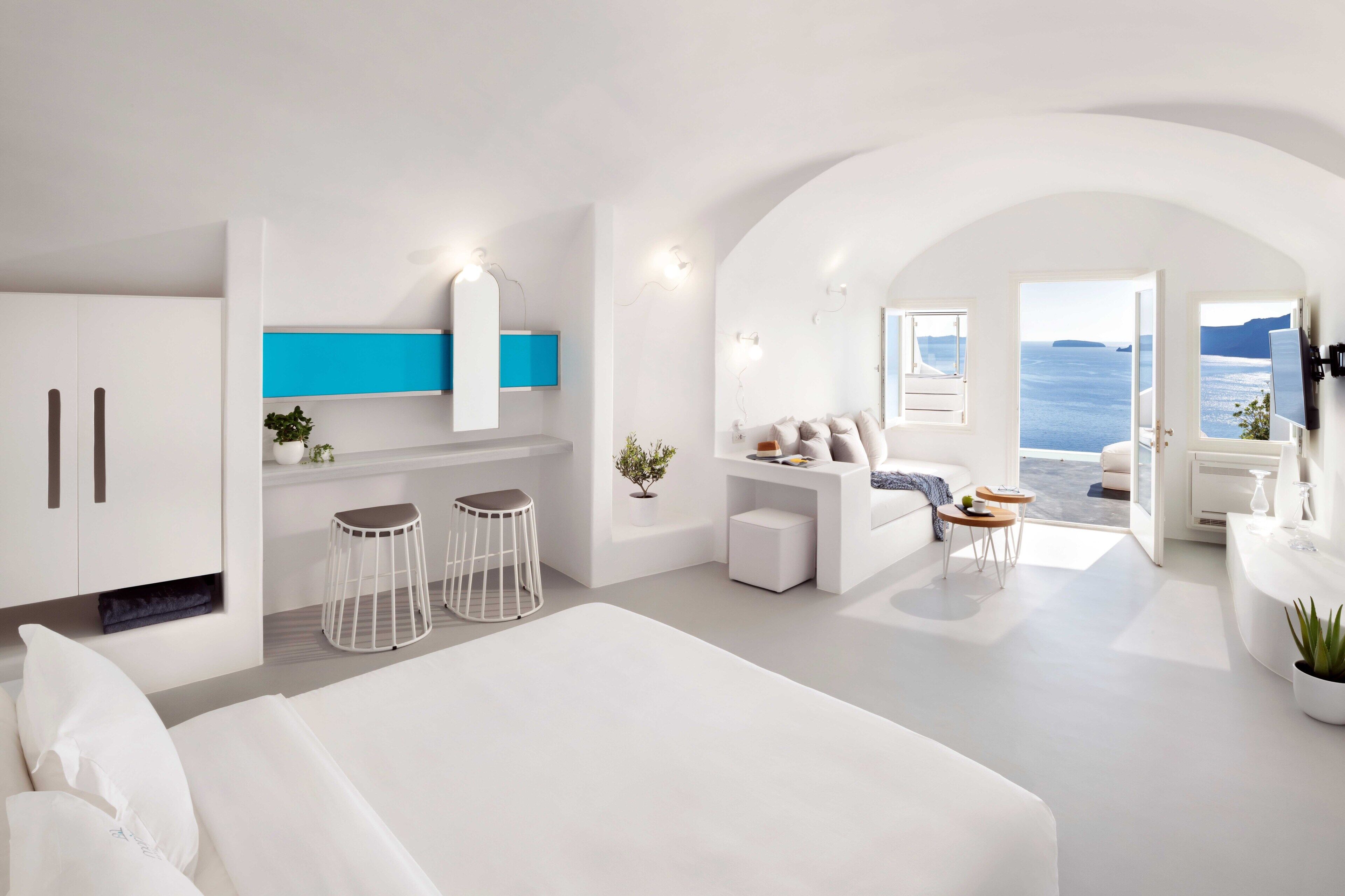 suite (cave, plunge pool heated) | in-room safe, desk, free wifi, bed sheets