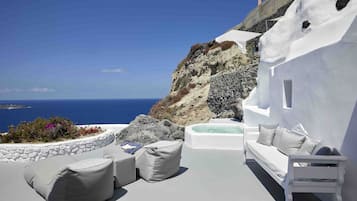 House (Private Cave) | Terrace/patio