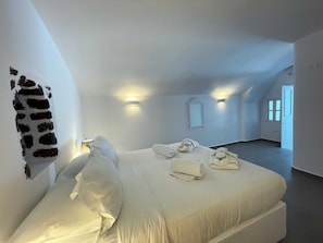 Room, Outdoor Hot Tub (Grand Cave)