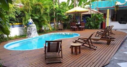 Aos Sinos dos Anjos Art Hotel