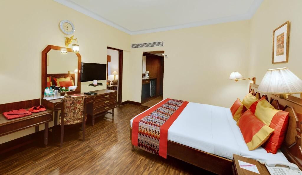 In-room safe, desk, laptop workspace, blackout drapes